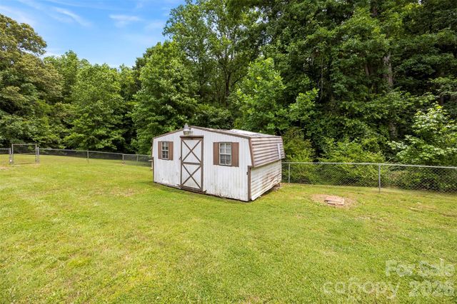 22 Forest Hill Road, Belmont, NC 28012