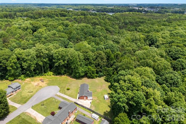 22 Forest Hill Road, Belmont, NC 28012