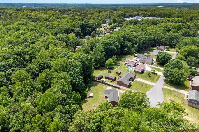 22 Forest Hill Road, Belmont, NC 28012
