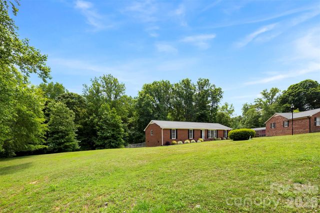 22 Forest Hill Road, Belmont, NC 28012