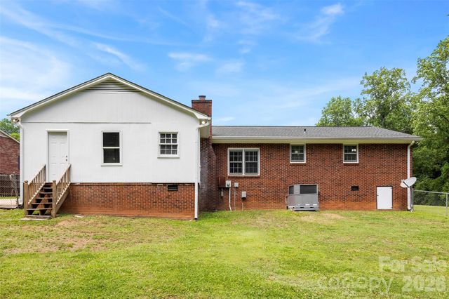 22 Forest Hill Road, Belmont, NC 28012
