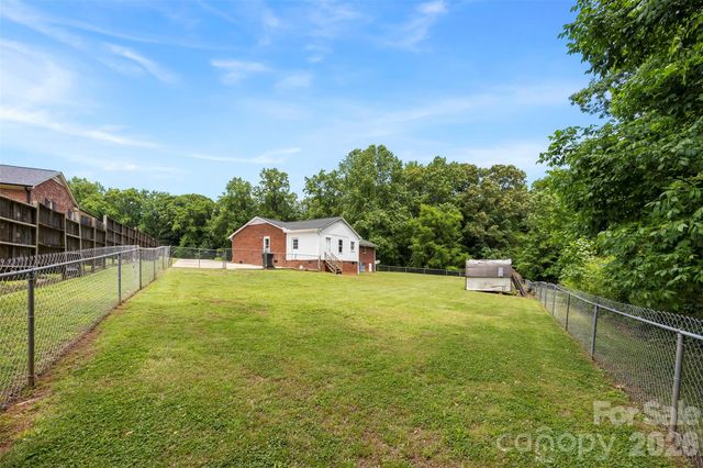 22 Forest Hill Road, Belmont, NC 28012