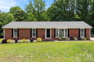 22 Forest Hill Road, Belmont, NC 28012