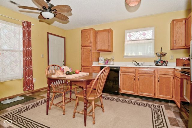 1606 Ashley Drive, Lebanon, IN 46052