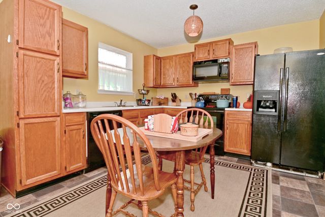 1606 Ashley Drive, Lebanon, IN 46052