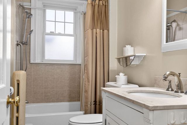 164 Strathmore R 4, Boston, MA 02135