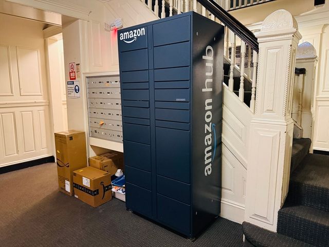 164 Strathmore R 4, Boston, MA 02135