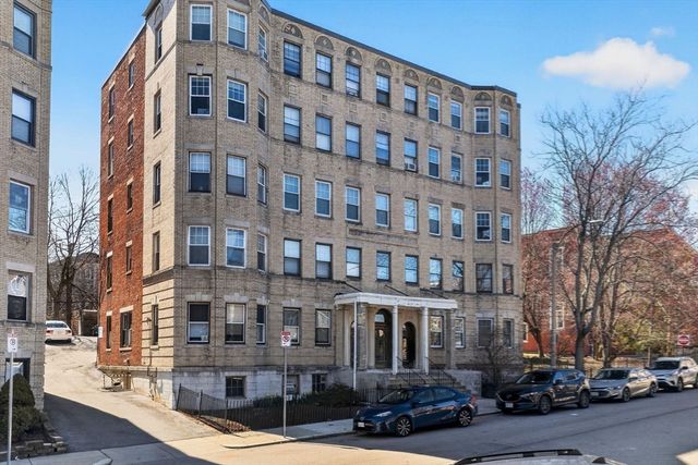 164 Strathmore R 4, Boston, MA 02135