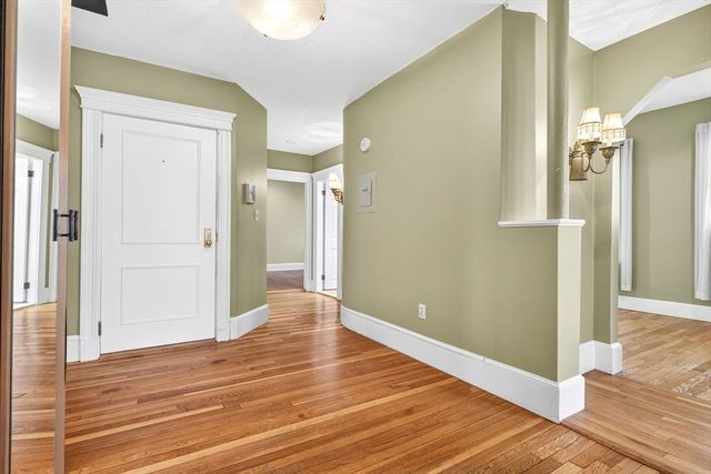 164 Strathmore R 4, Boston, MA 02135