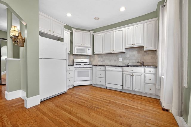 164 Strathmore R 4, Boston, MA 02135