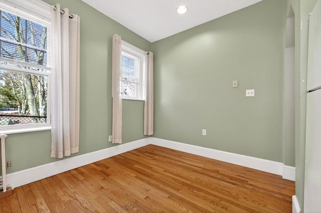 164 Strathmore R 4, Boston, MA 02135