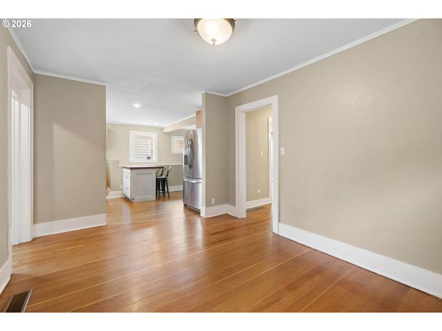 7615 Se MORRISON St, Portland, OR 97215