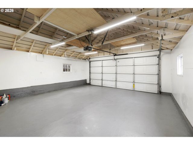 7615 Se MORRISON St, Portland, OR 97215