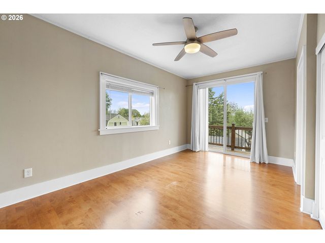 7615 Se MORRISON St, Portland, OR 97215