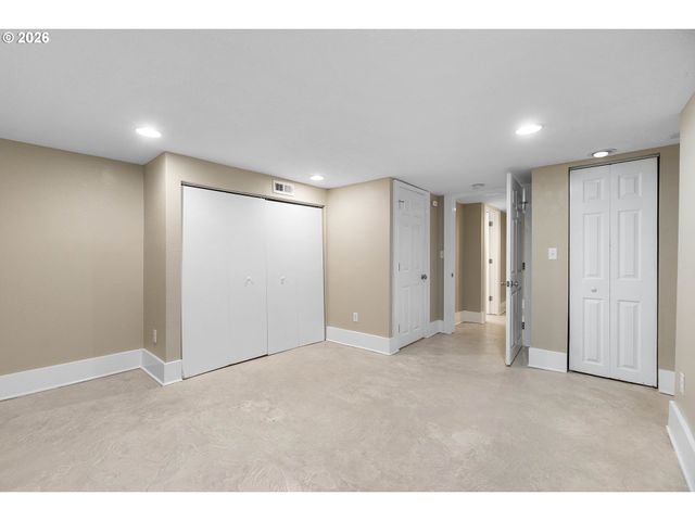 7615 Se MORRISON St, Portland, OR 97215