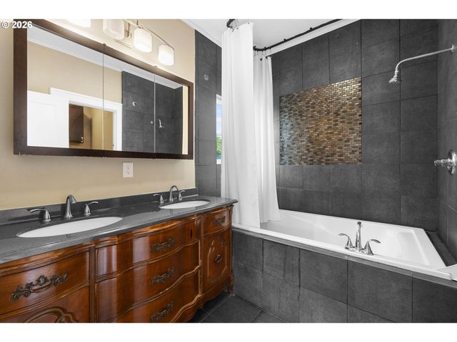 7615 Se MORRISON St, Portland, OR 97215