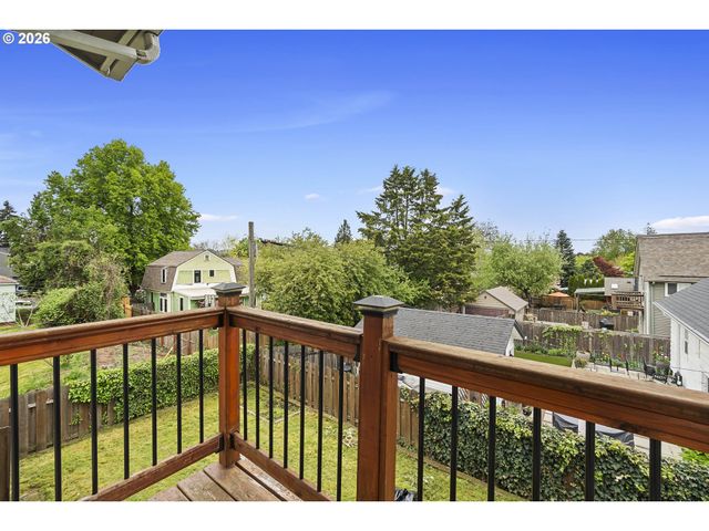 7615 Se MORRISON St, Portland, OR 97215