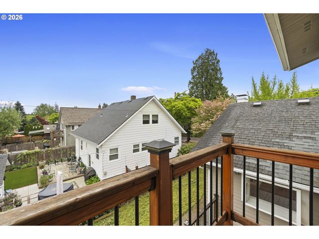 7615 Se MORRISON St, Portland, OR 97215