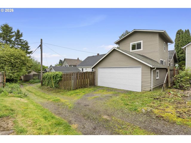 7615 Se MORRISON St, Portland, OR 97215