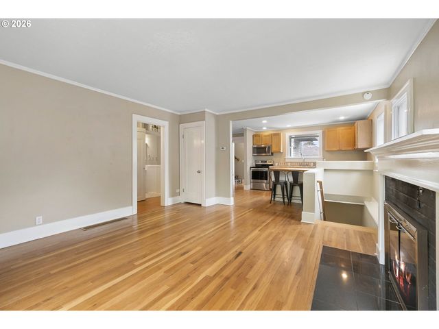 7615 Se MORRISON St, Portland, OR 97215