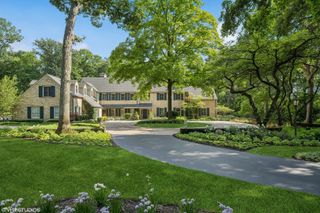 875 Country Club Road, St. Charles, IL 60174
