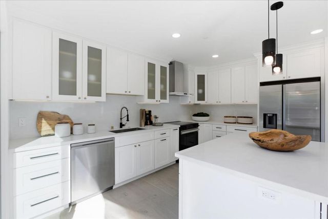 655 Washington Street, Los Altos, CA 94022