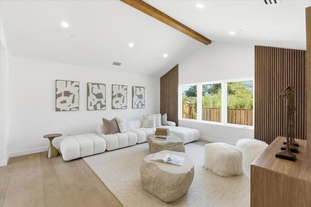 655 Washington Street, Los Altos, CA 94022