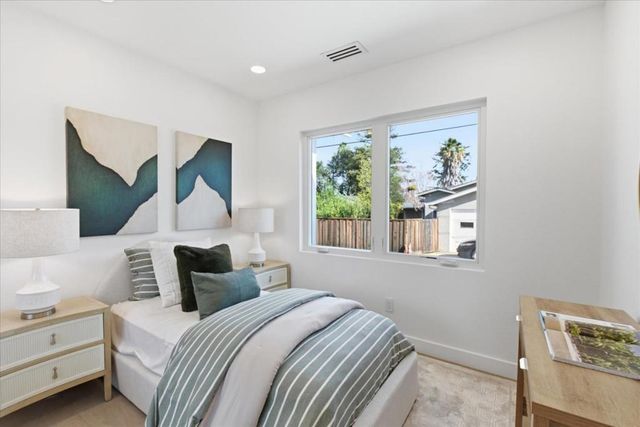 655 Washington Street, Los Altos, CA 94022