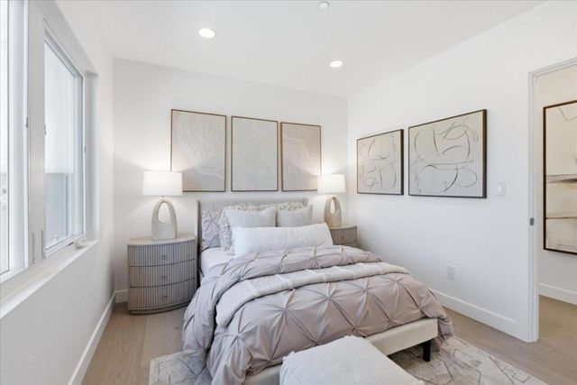 655 Washington Street, Los Altos, CA 94022