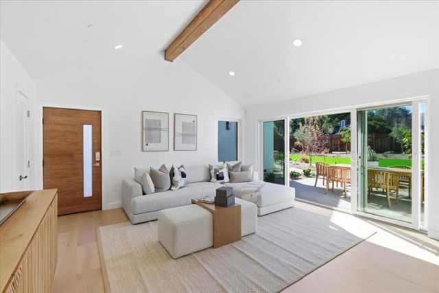 655 Washington Street, Los Altos, CA 94022