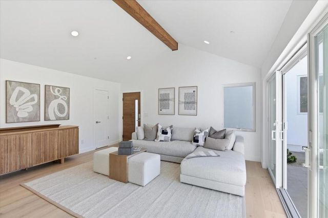 655 Washington Street, Los Altos, CA 94022