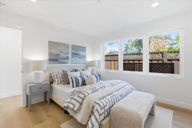 655 Washington Street, Los Altos, CA 94022