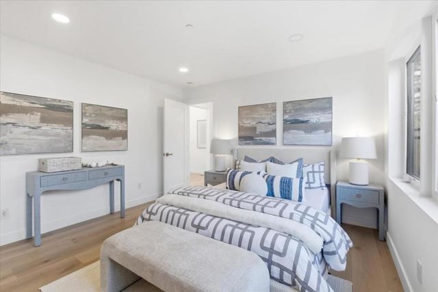 655 Washington Street, Los Altos, CA 94022