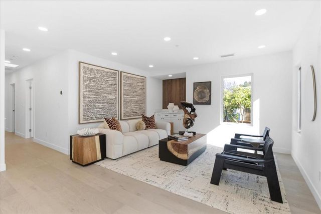 655 Washington Street, Los Altos, CA 94022