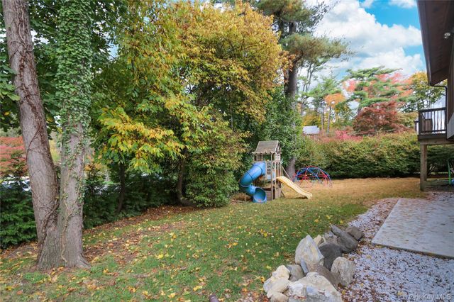 35 Old Pond Road, Great Neck, NY 11023