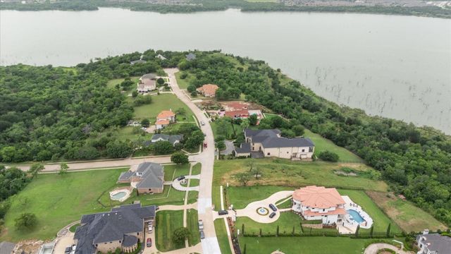 1047 Mallard Pointe Drive, Grand Prairie, TX 75104