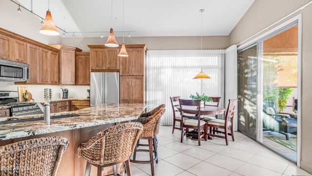 6334 E VIEWMONT Drive 25, Mesa, AZ 85215