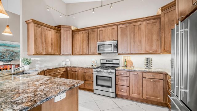6334 E VIEWMONT Drive 25, Mesa, AZ 85215