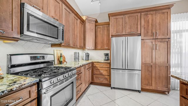 6334 E VIEWMONT Drive 25, Mesa, AZ 85215