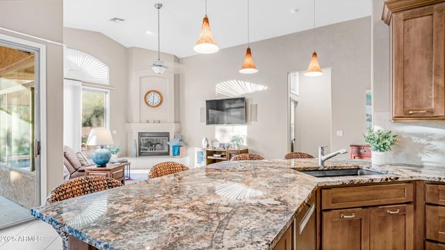 6334 E VIEWMONT Drive 25, Mesa, AZ 85215