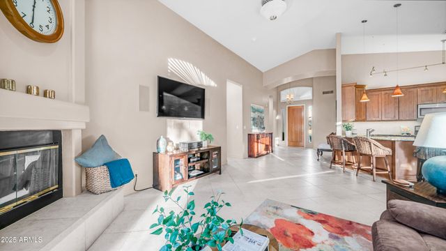 6334 E VIEWMONT Drive 25, Mesa, AZ 85215