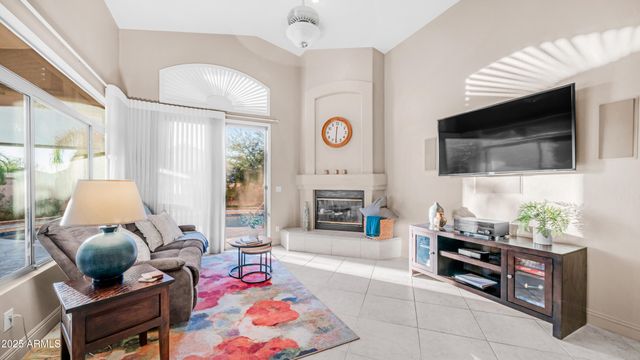 6334 E VIEWMONT Drive 25, Mesa, AZ 85215