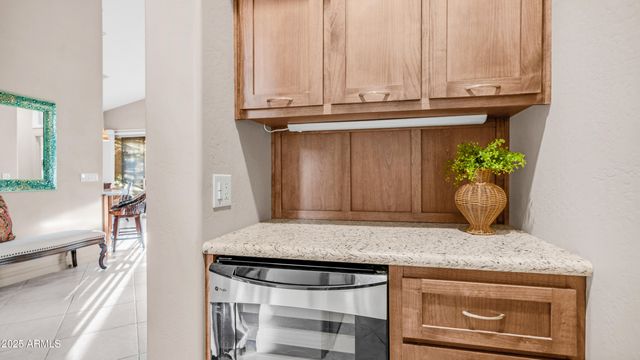 6334 E VIEWMONT Drive 25, Mesa, AZ 85215