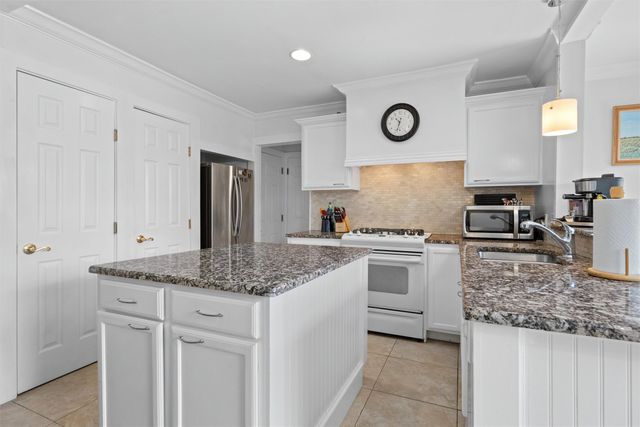 1705 Manchester Drive, Arlington, TX 76012