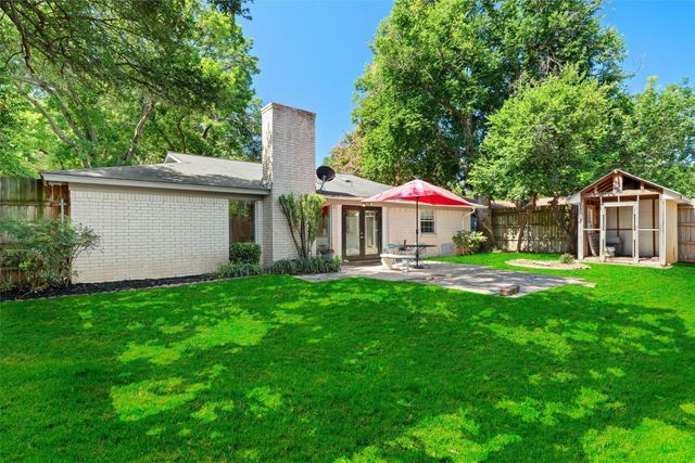 1705 Manchester Drive, Arlington, TX 76012