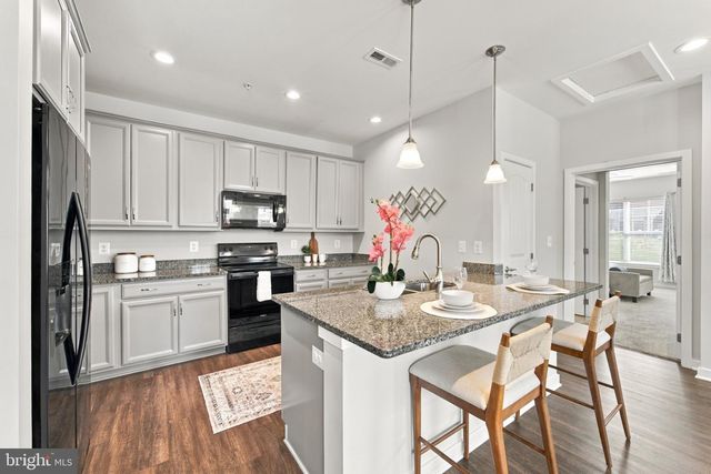 14 CAMDEN CIR, La Plata, MD 20646