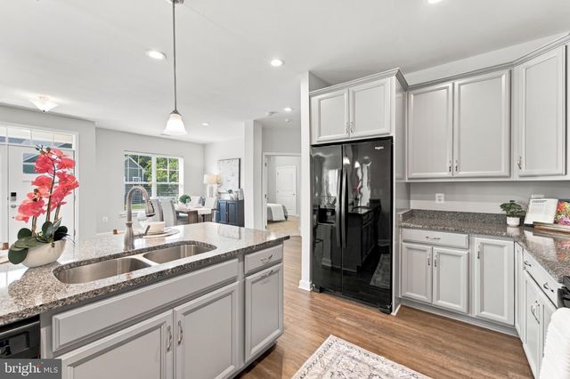 14 CAMDEN CIR, La Plata, MD 20646