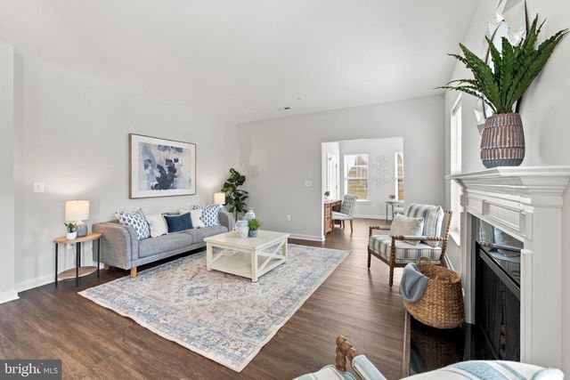 14 CAMDEN CIR, La Plata, MD 20646