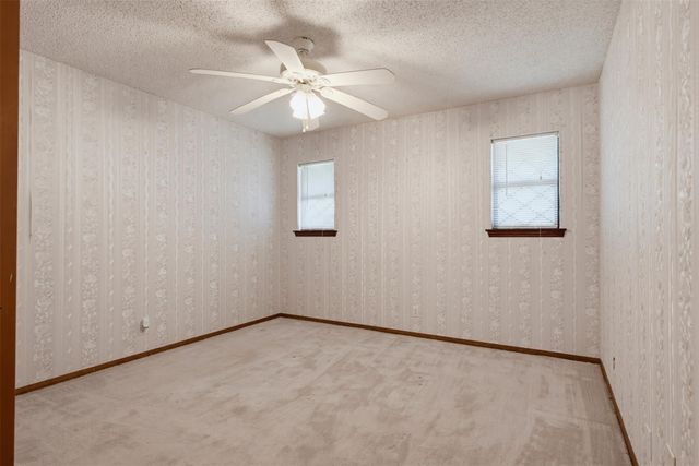 133 Champions DR, Rockdale, TX 76567