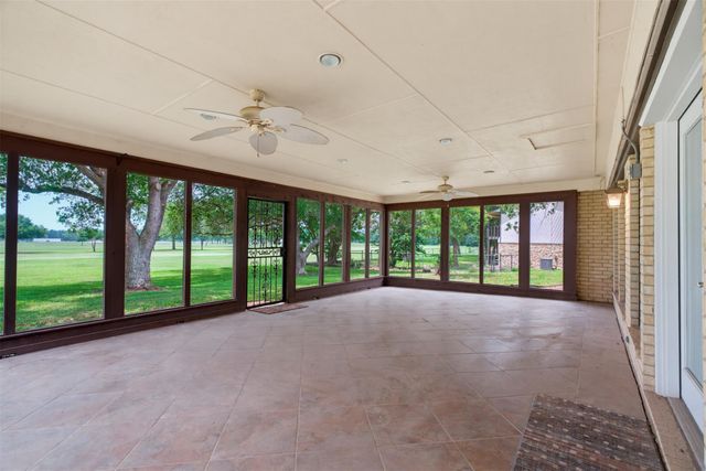 133 Champions DR, Rockdale, TX 76567